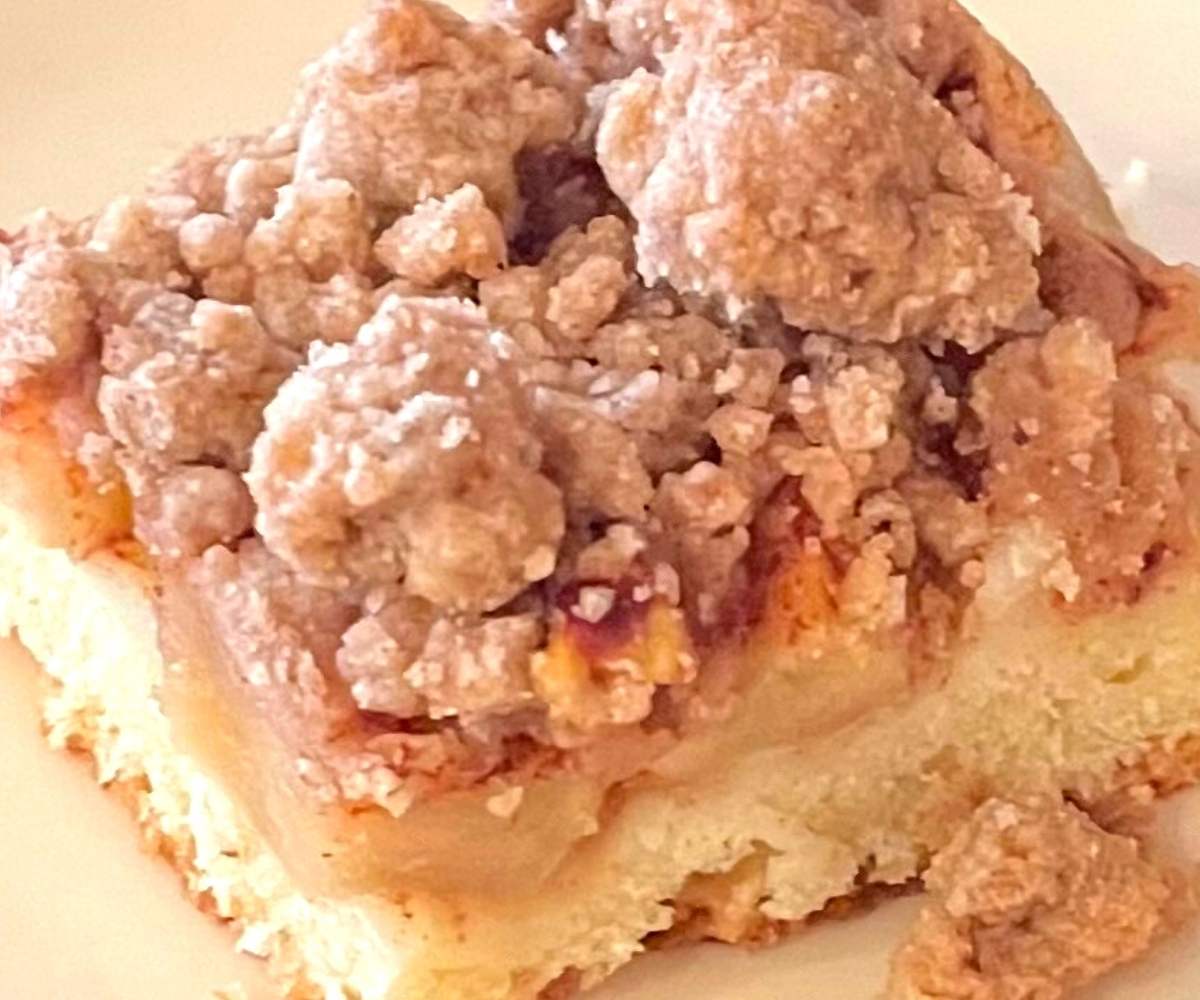 Apple Crumb Cake