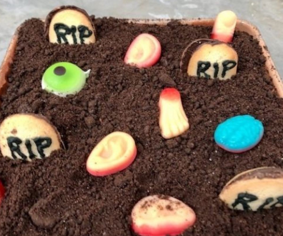 Halloween Dirt Cake