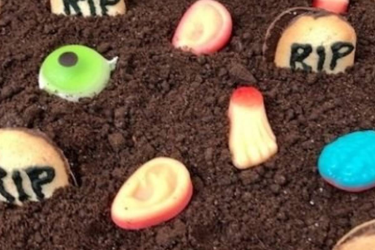 Halloween Dirt Cake