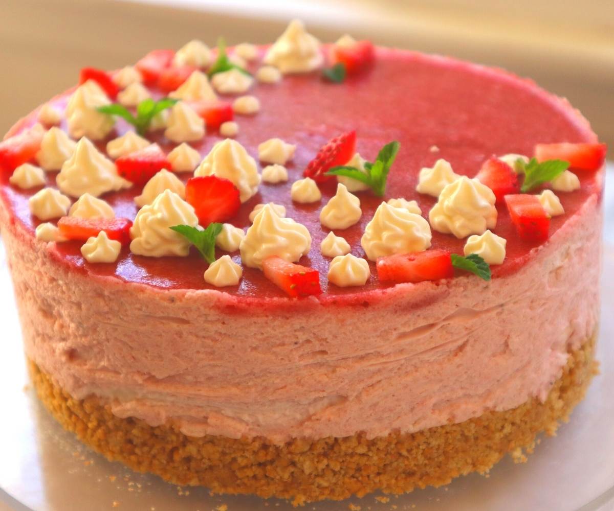 Strawberry Mousse Cake