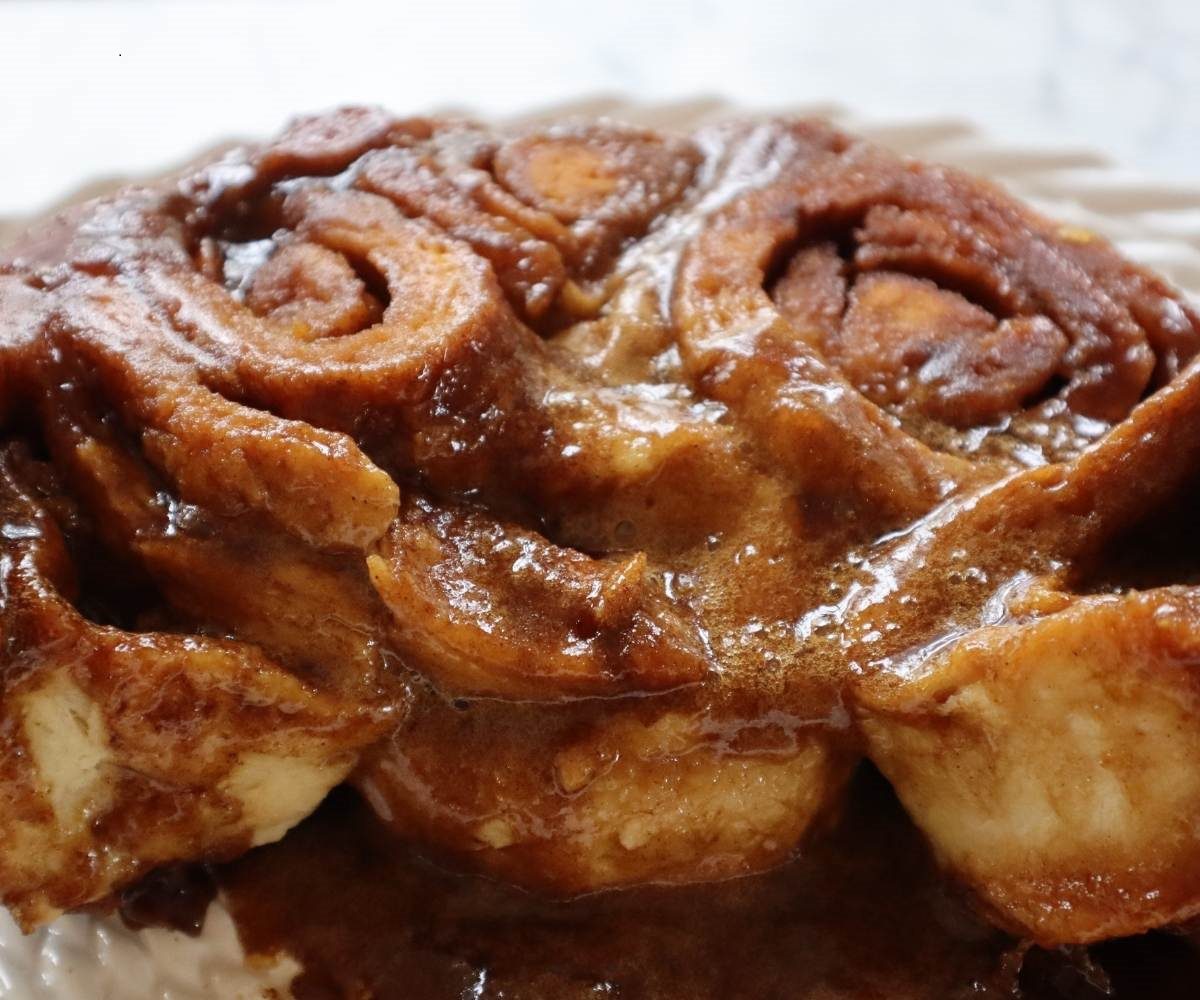 Old-Fashioned Homemade Chocolate Cinnamon Caramel Rolls